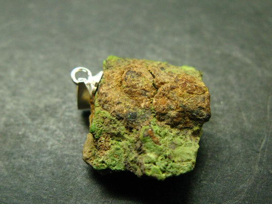 Gaspeite Silver Pendant From Australia - 0.9" - 4.39 Grams