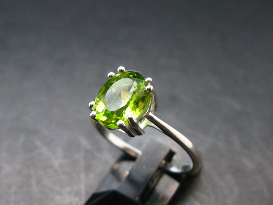 Natural Faceted Peridot Olivine Sterling Silver Ring - 2.72 Grams - Size 9