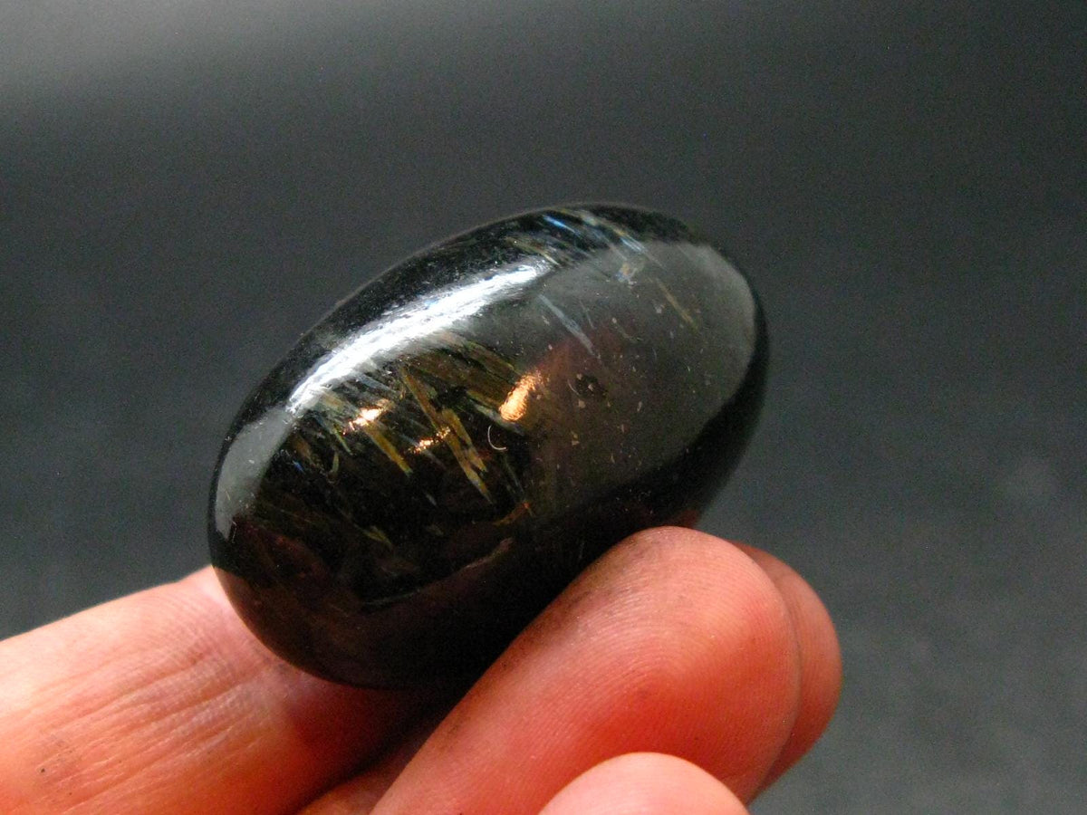 Rare Nuumite Nuummite Shiva From Greenland - 26.58 Grams - 1.4"