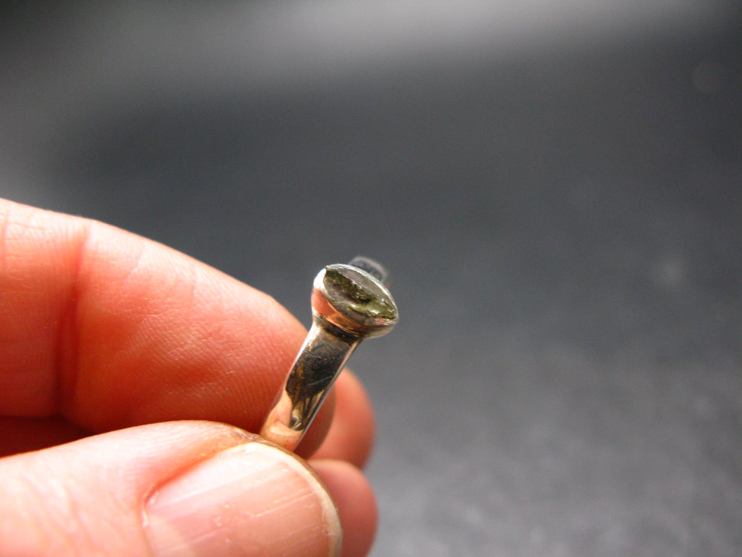 Cute Gem Moldavite Sterling Silver Ring From Czech Republic - Size 8 - 1.6 Grams
