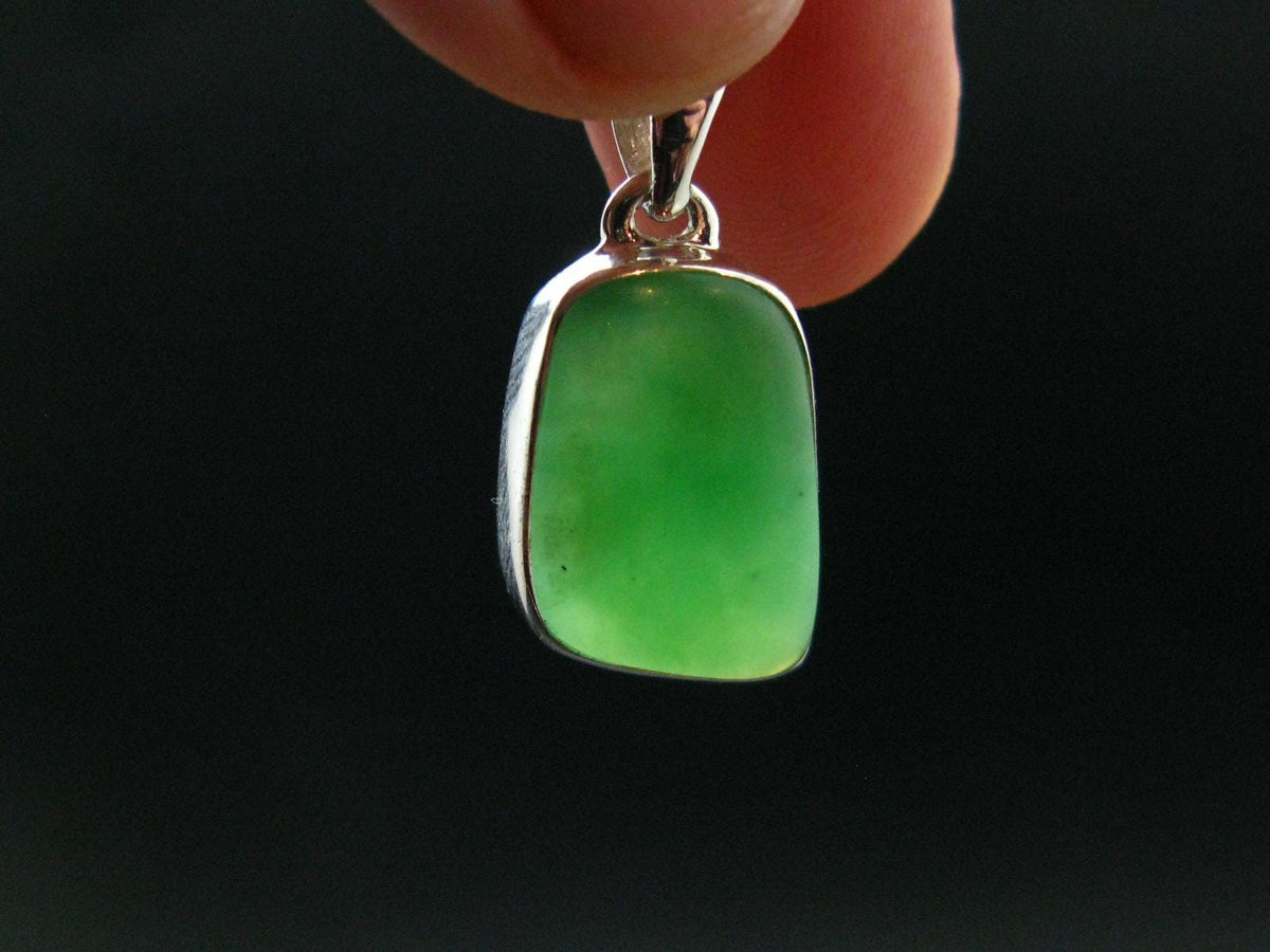 Rich Green Chrysoprase Silver Pendant From Australia - 1.1" - 3.12 Grams