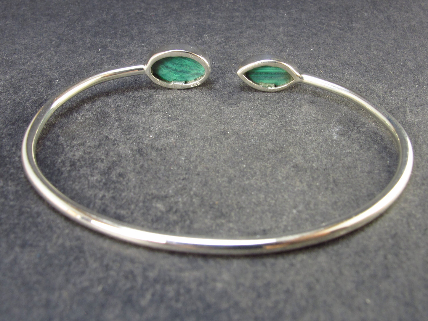Beautiful Malachite Silver Bracelet - Size Adjustable - 5.86 Grams