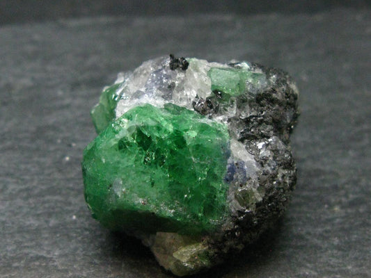 Gem Tsavorite Tsavolite Garnet Crystal From Tanzania - 97.30 Carats - 1.1"