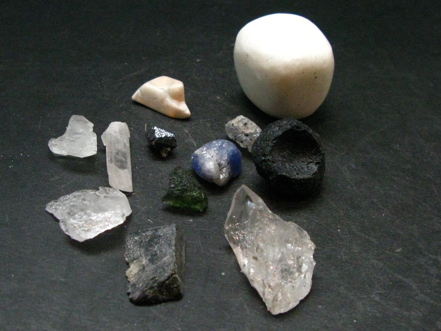 Synergy 12 Set Phenakite Moldavite Natrolite Petalite Danburite Tektite Scolecite Herderite Tanzanite Brookite 48.41 Gr