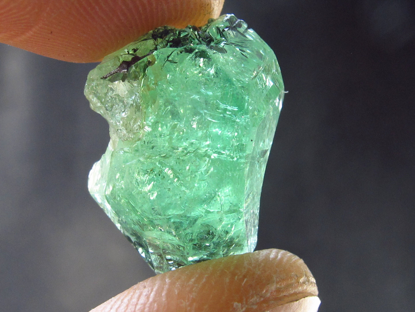 Gem Tsavorite Tsavolite Garnet Crystal From Tanzania - 27.1 Carats - 0.8"