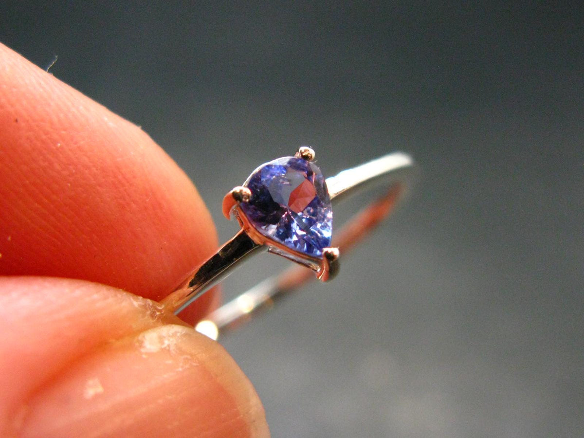 Tanzanite (Zoisite) Sterling Silver Ring - 1.06 Grams - Size 9