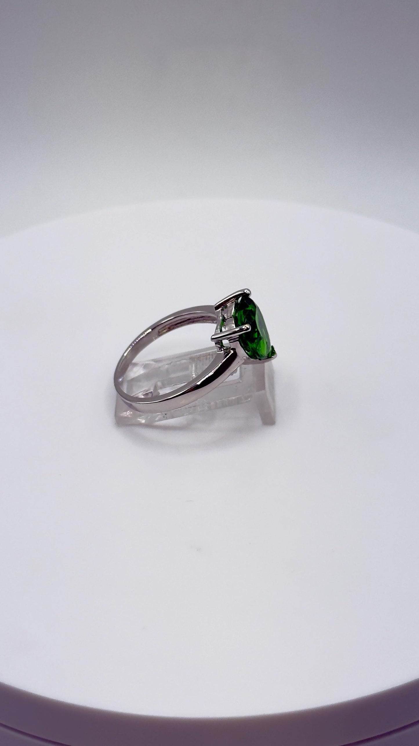 Green Helenite Heart Ring – Sterling Silver Romantic Gemstone Statement Ring