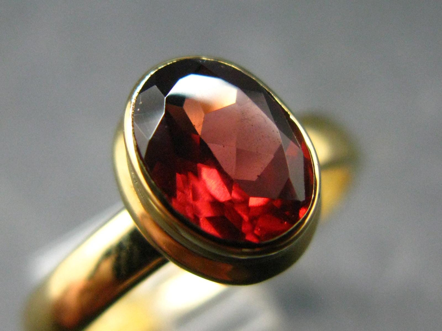Red Garnet Gold Plated Sterling Silver Ring - Size 7 - 3.11 Grams