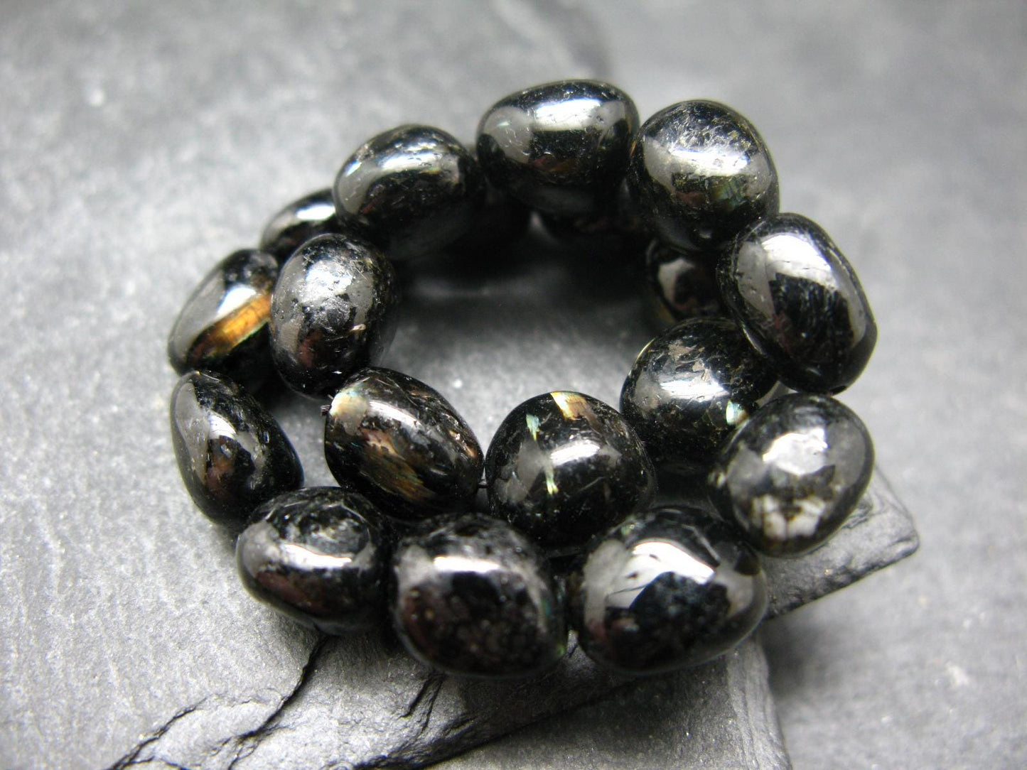 Nuumite Nuummite Genuine Bracelet ~ 7 Inches ~ 10mm Tumbled Beads