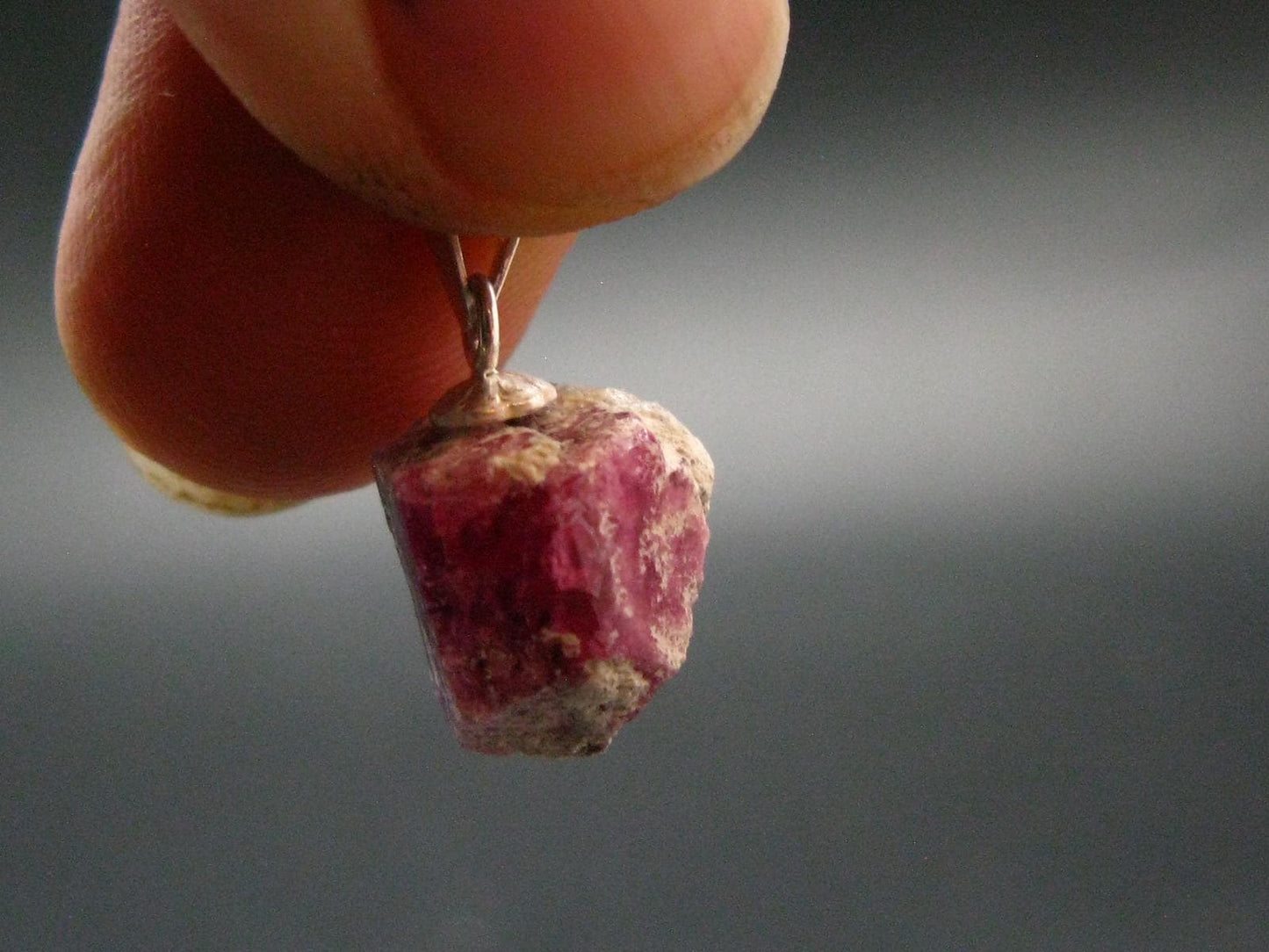 Bixbite Red Emerald Beryl Silver Pendant From Utah USA - 6.30 Carats - 0.7"