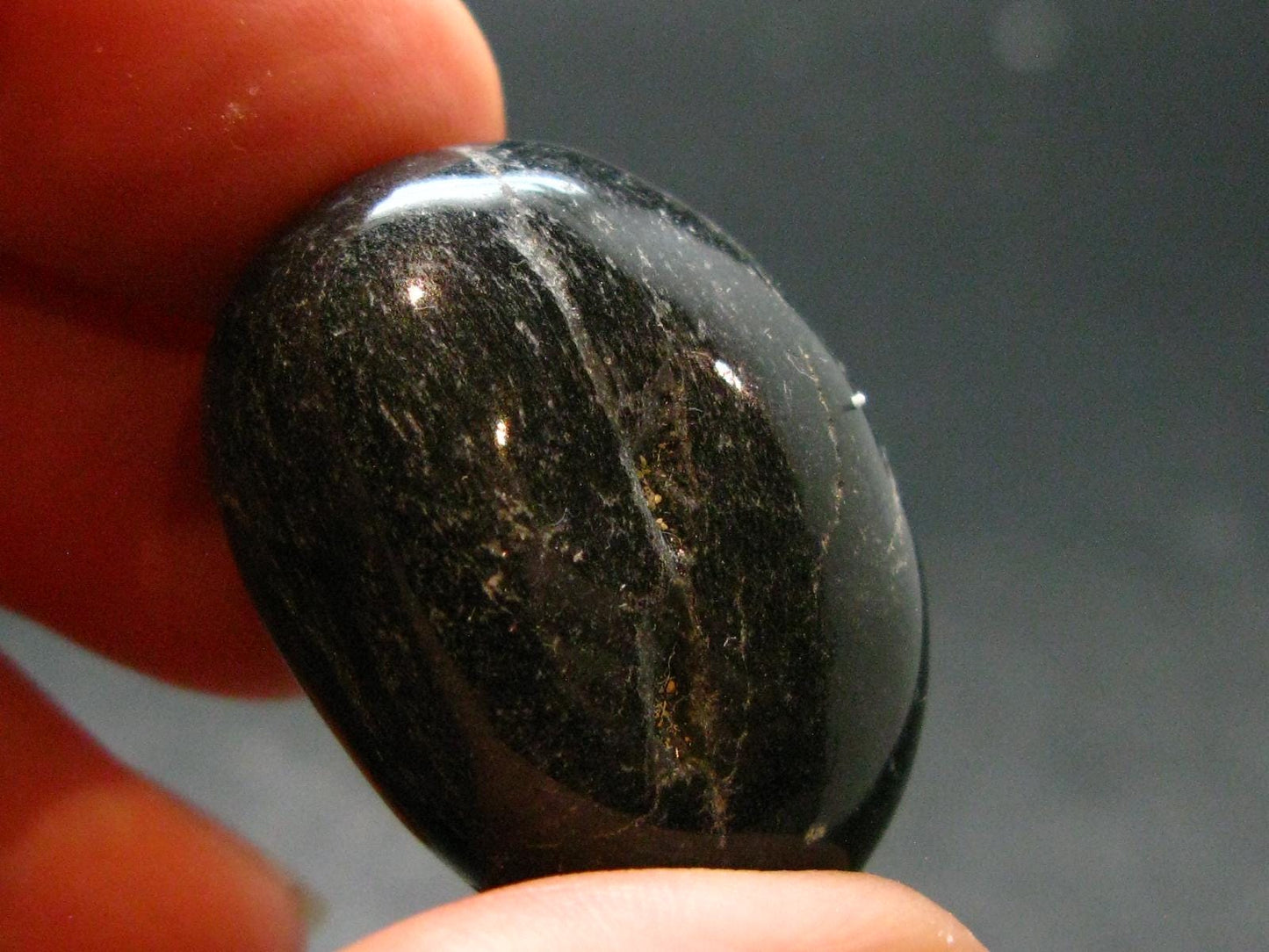 Rare ISUA Stone from Greenland - 1.1" - 15.0 Grams
