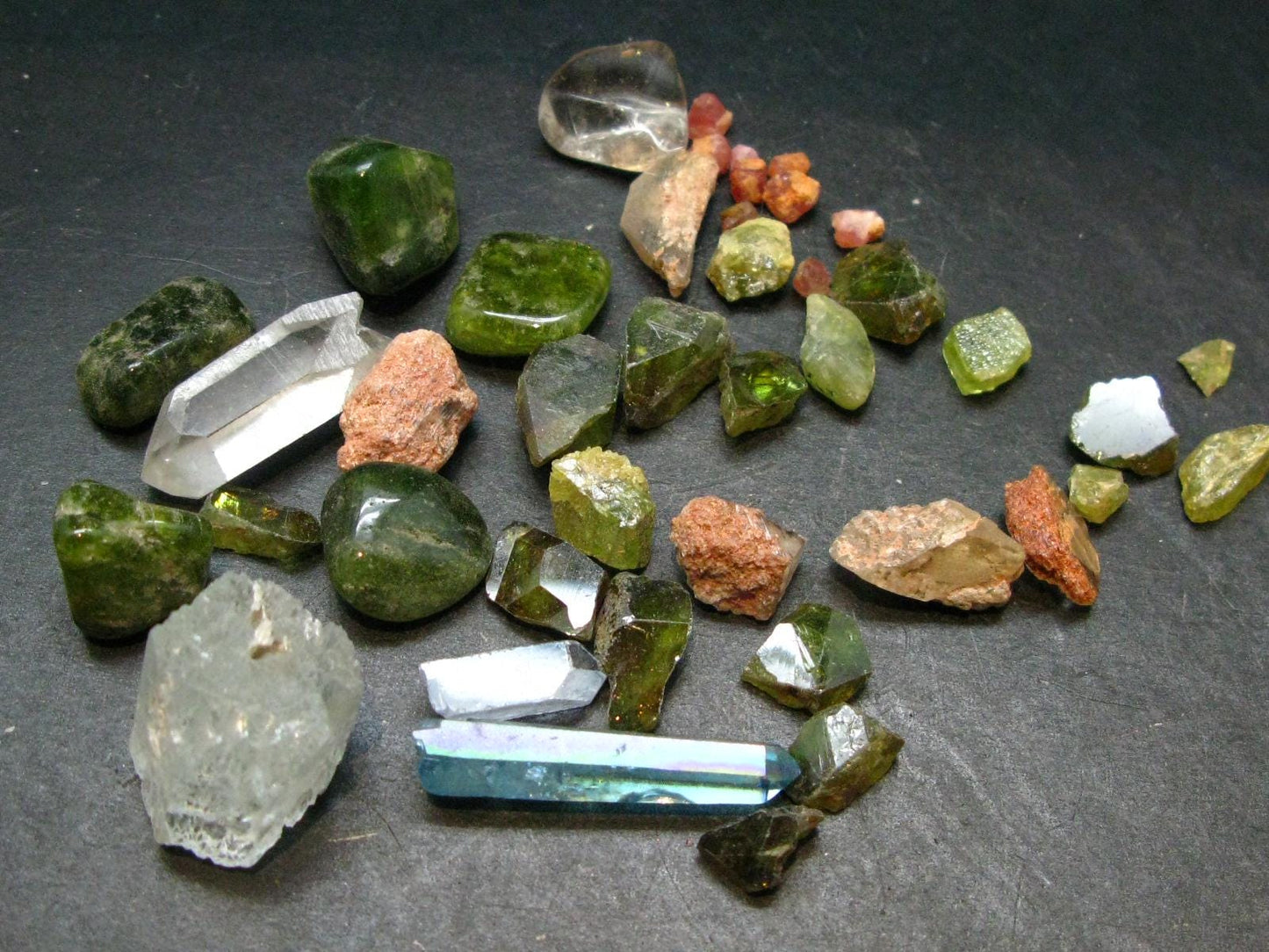 Lot of assorted mineral specimens
