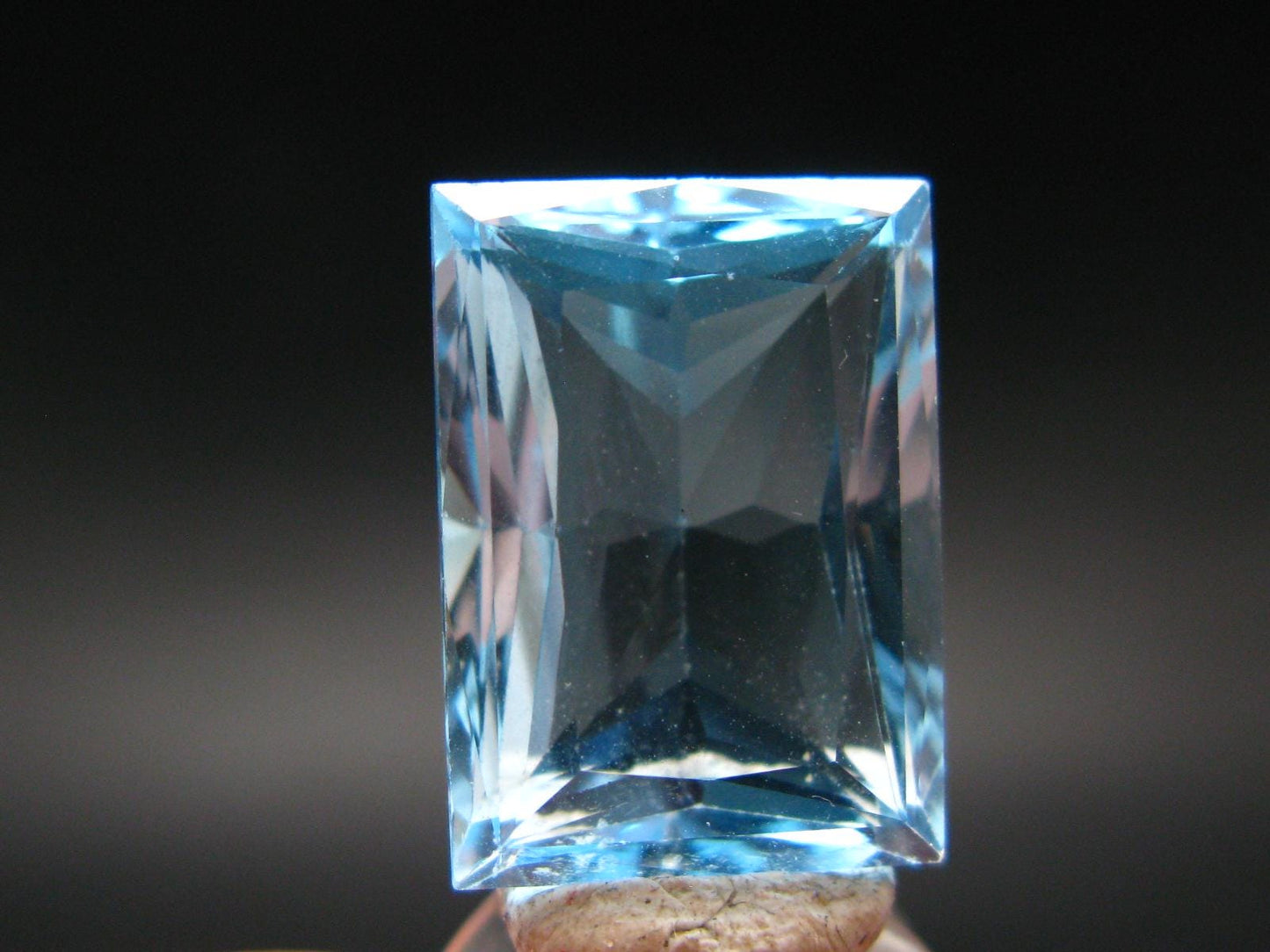 Gem Blue Topaz Cut Stone From Brazil - 19.58 Carats