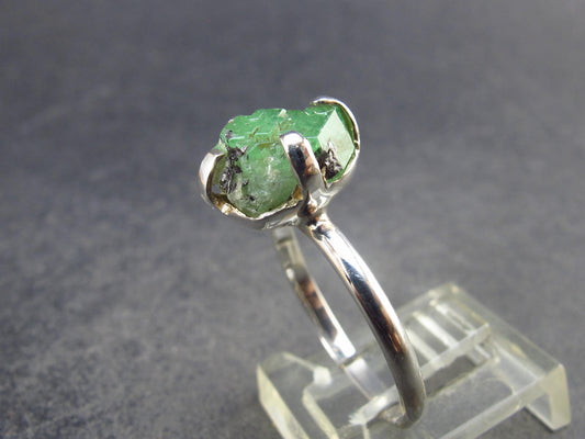 Tsavorite Gem Green Garnet Sterling Silver Ring from Tanzania - 2.61 Grams - Size 8.5