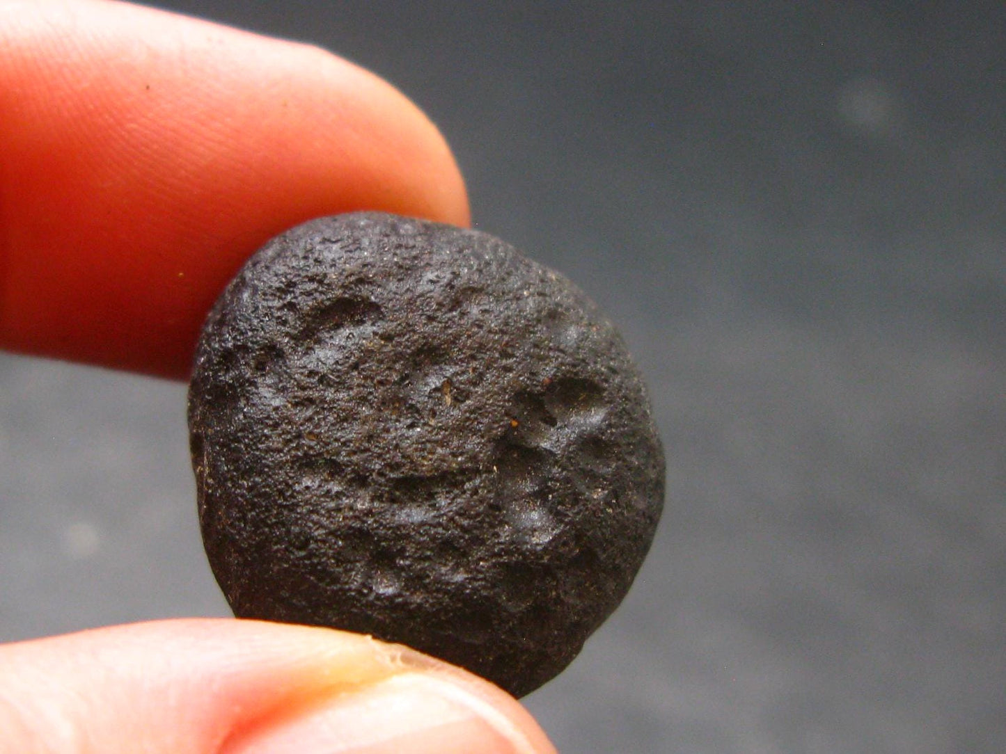 Colombianite Pseudotektite from Colombia - 6.16 Grams - 0.8"