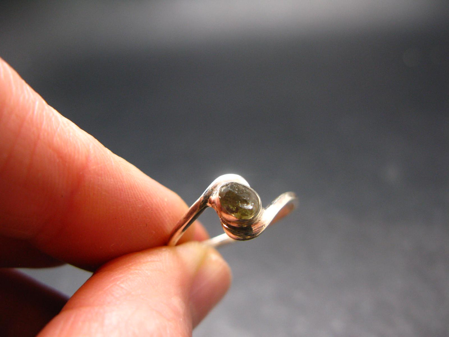 Cute Gem Moldavite Sterling Silver Ring From Czech Republic - Size 7 - 1.3 Grams