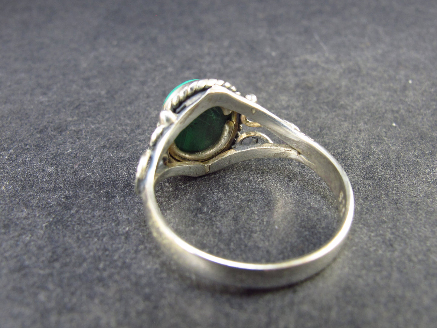 Malachite Cabochon Silver Ring - 3.48 Grams - Size 8.5