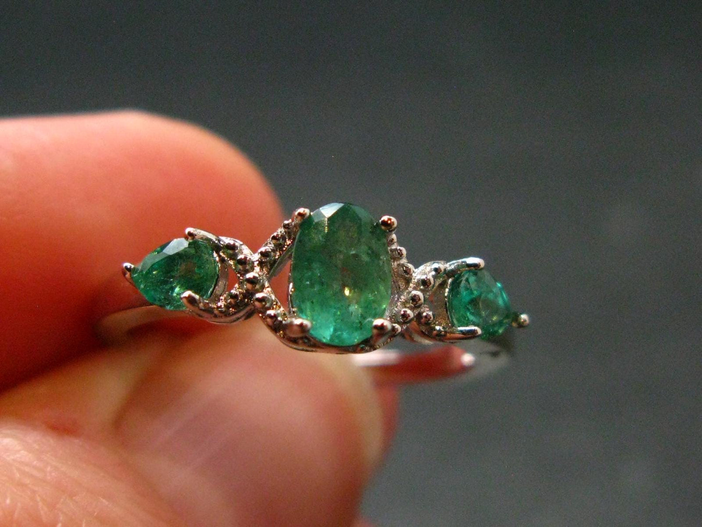 Emerald Faceted Silver Ring from Colombia - 1.96 Grams Total - Size 6