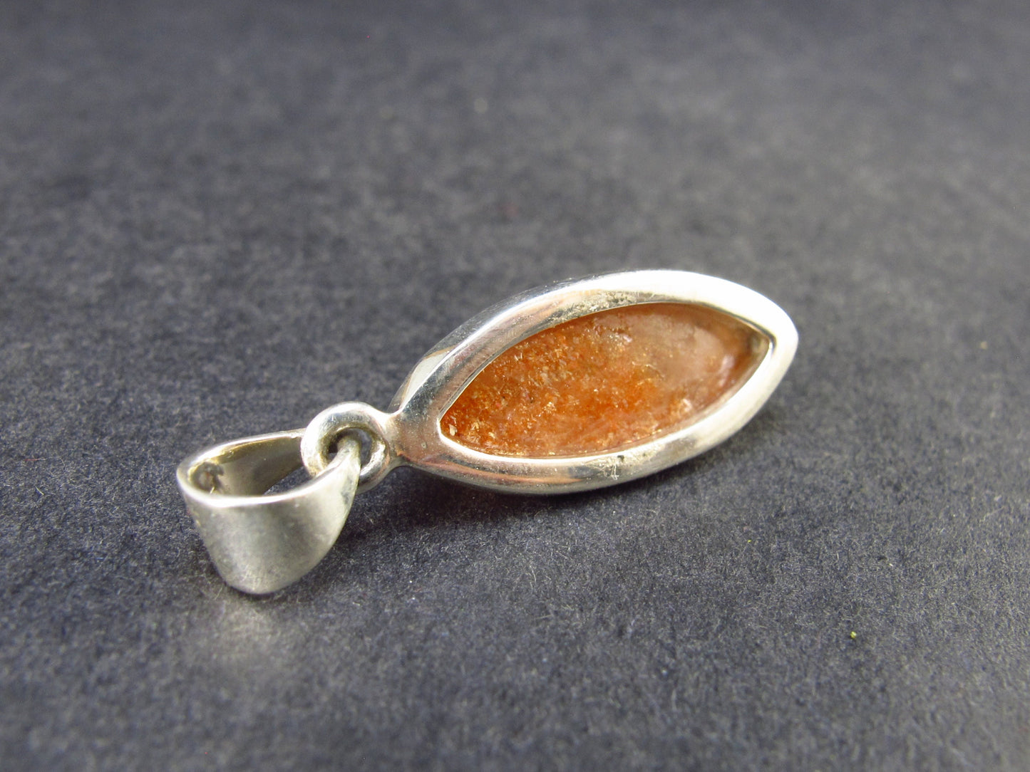 Shiny Sunstone 925 Silver Pendant From Tanzania - 1.1" - 2.5 Grams