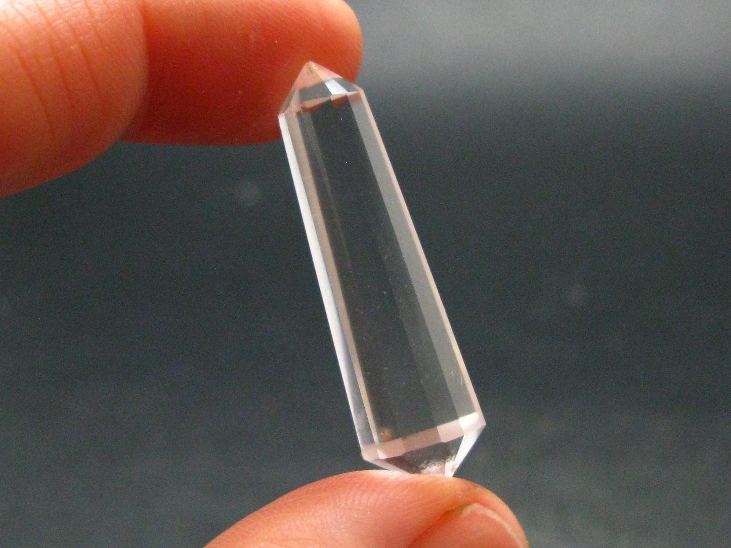 Perfect Quartz Vogel Crystal Healing Wand - 1.4" - 4.92 Grams