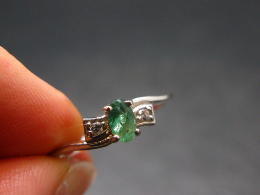 Emerald Crystal Silver Ring from Colombia - 1.28 Grams - Size 7.25