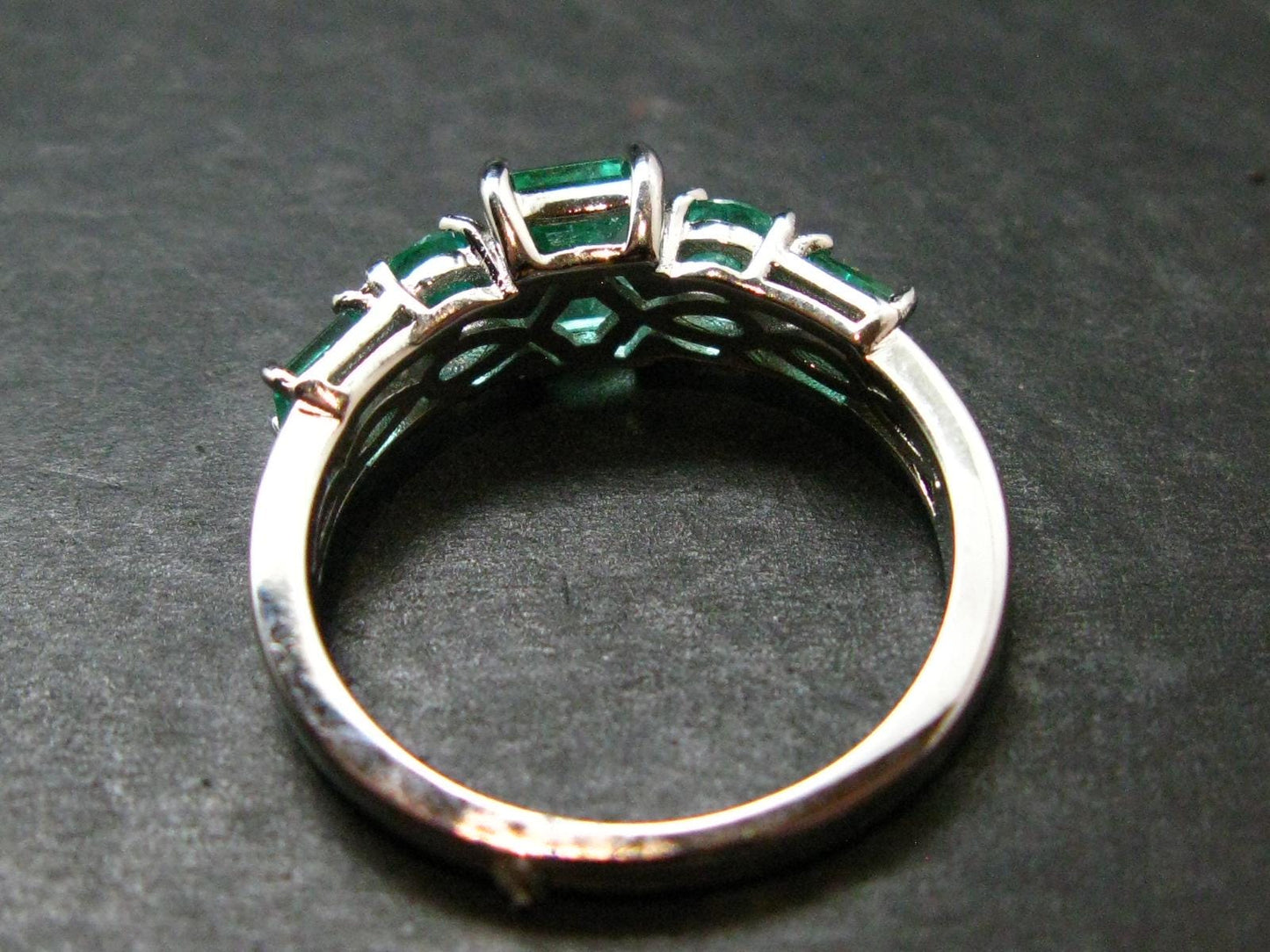 Emerald Faceted Silver Ring from Colombia - 3.14 Grams Total - Size 8