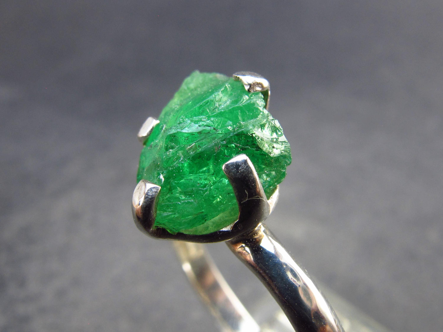 Tsavorite Gem Green Garnet Sterling Silver Ring from Tanzania - 3.74 Grams - Size 9