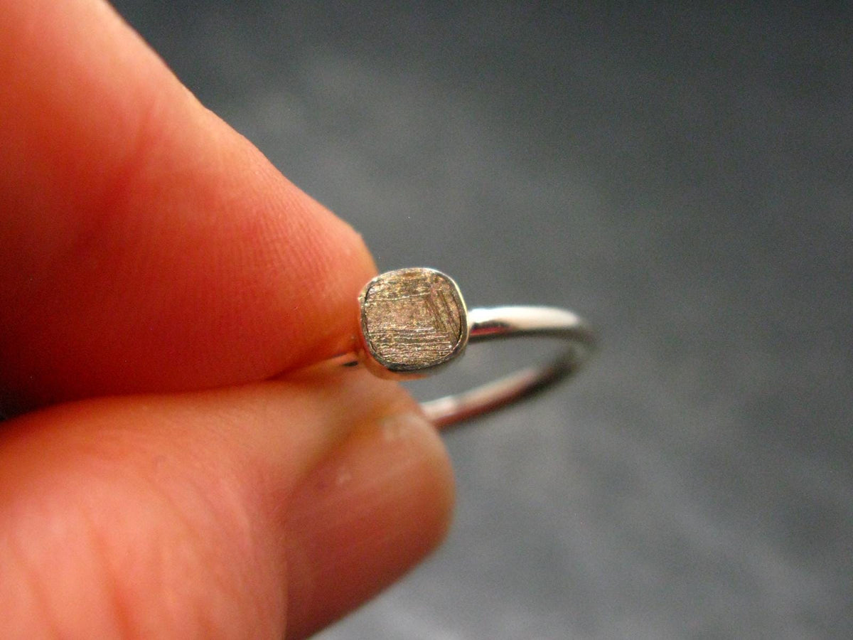 Muonionalusta Meteorite Sterling Silver Ring from Sweden - 1.40 Grams - Size 6
