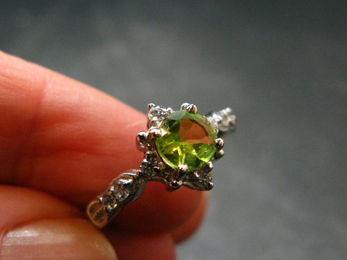 Natural Faceted Peridot Olivine Sterling Silver Ring - 3.10 Grams - Size 6.5