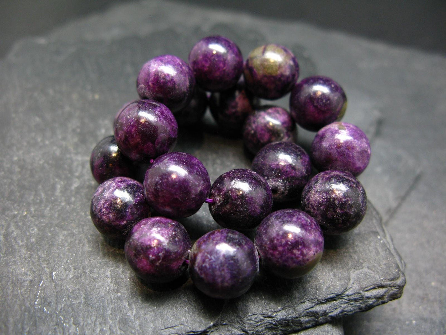 Stichtite Genuine Bracelet ~ 7 Inches ~ 11mm Round Beads