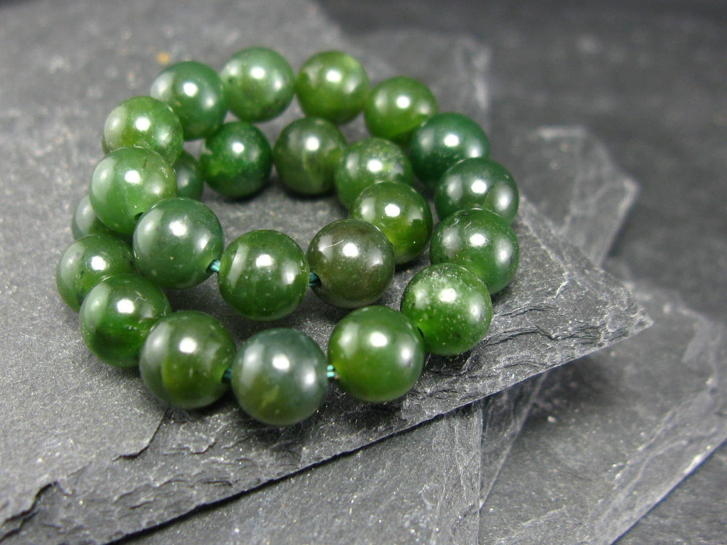 Jade Nephrite Genuine Bracelet ~ 7 Inches ~ 8mm Round Beads