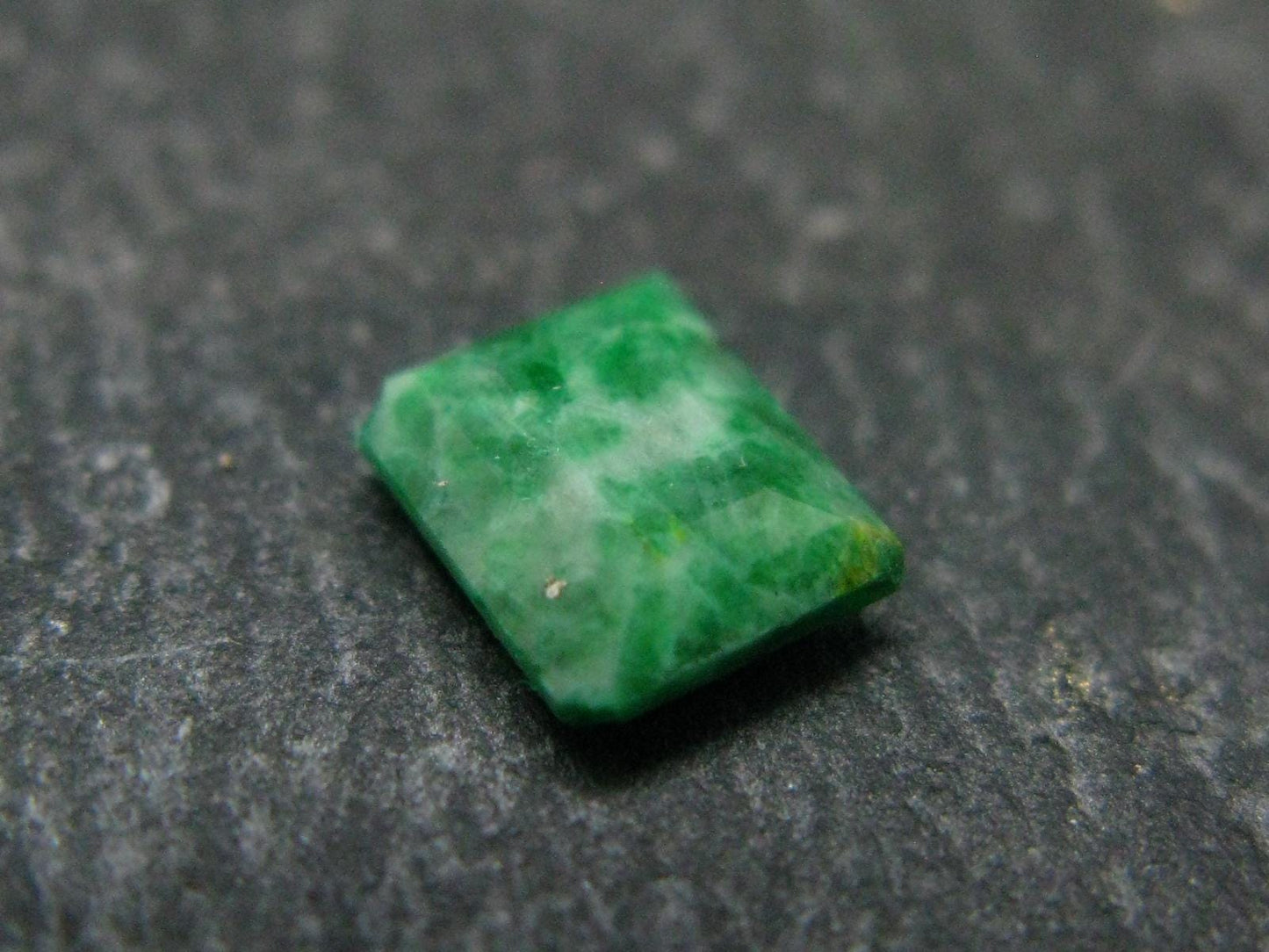 Maw Sit Sit Facetted Cut Stone from Burma - 0.96 Carats