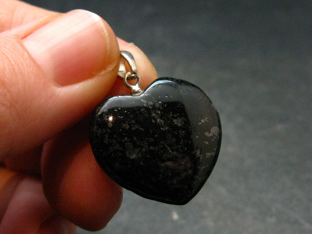 Silver Nuumite Nuummite Heart Pendant From Greenland - 1.1" - 4.57 Grams