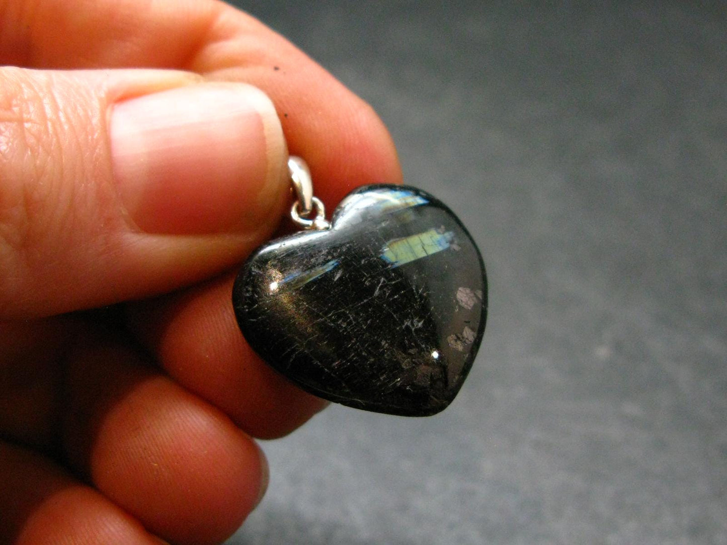 Silver Nuumite Nuummite Heart Pendant From Greenland - 1.0" - 3.58 Grams