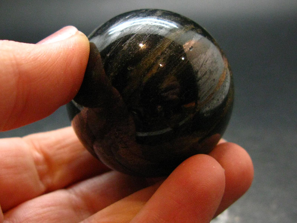 Rare ISUA Sphere Ball from Greenland - 1.6" - 110.18 Grams