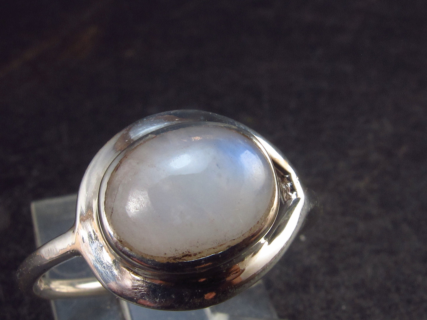 Natural Oval Shaped Glow From Inside Moonstone 925 Silver Ring - Size 7.5 - 2.4 Grams