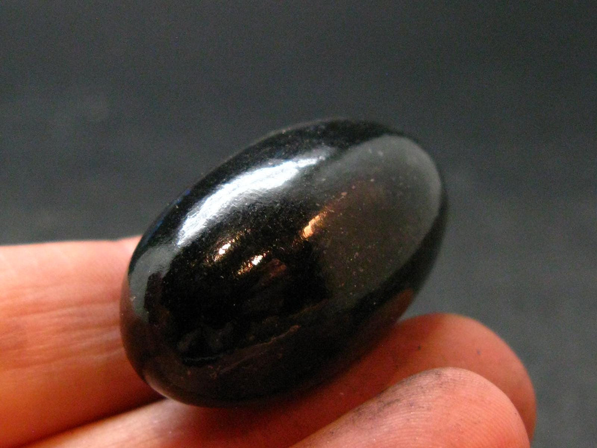 Rare Nuumite Nuummite Shiva From Greenland - 18.76 Grams - 1.3"