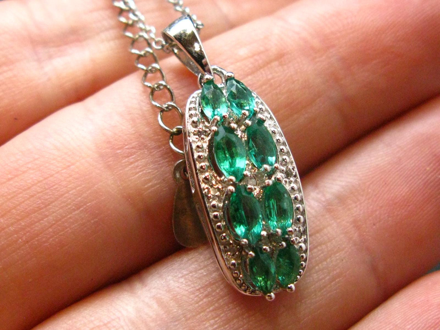 Emerald Silver Pendant W/Chain From Colombia - 0.84 Carats