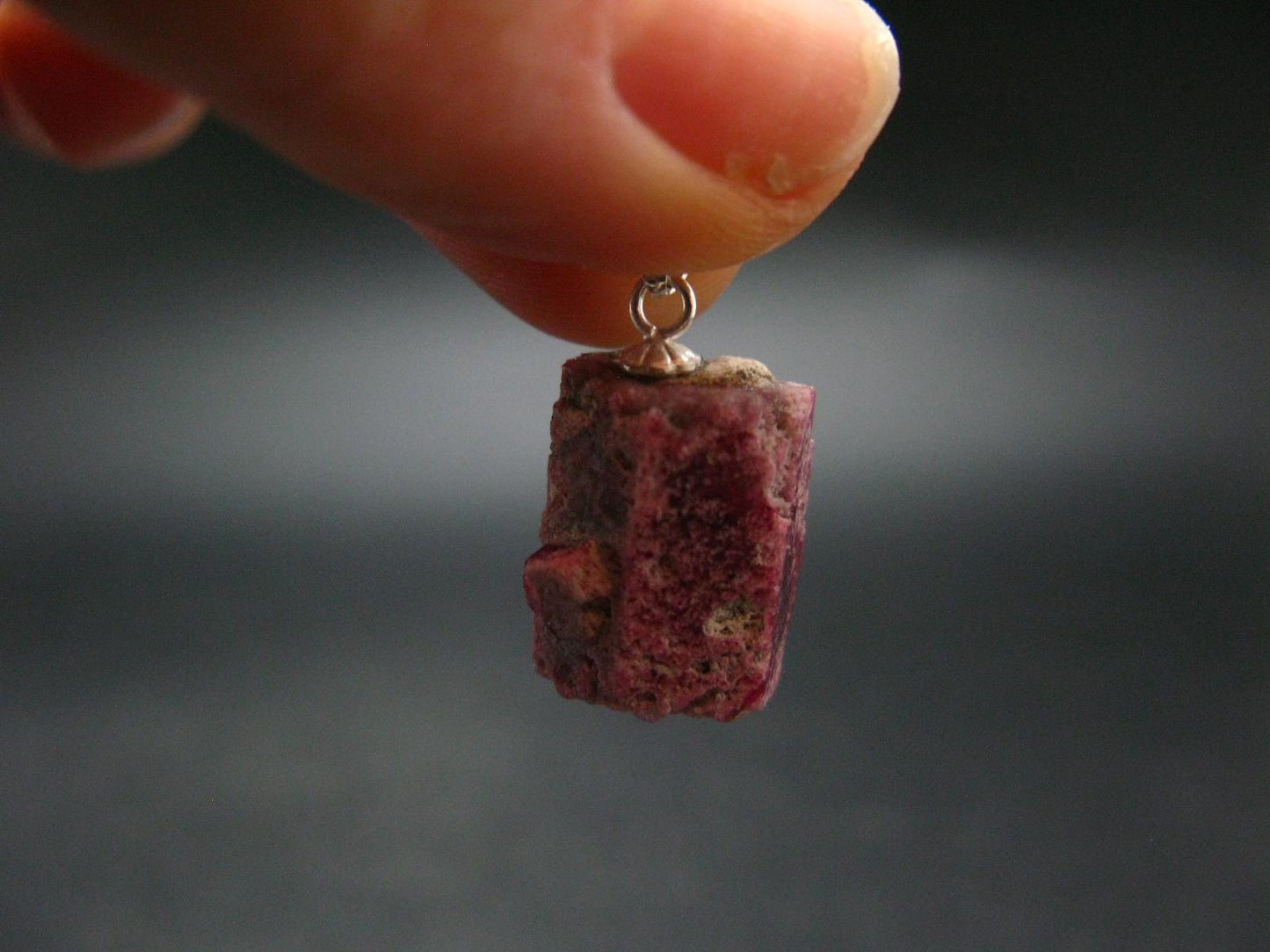 Bixbite Red Emerald Beryl Silver Pendant From Utah USA - 17.50 Carats - 0.8"