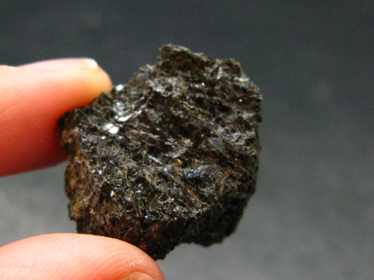 Rare Nuumite Nuummite Raw Piece From Greenland - 9.91 Grams -0.9"
