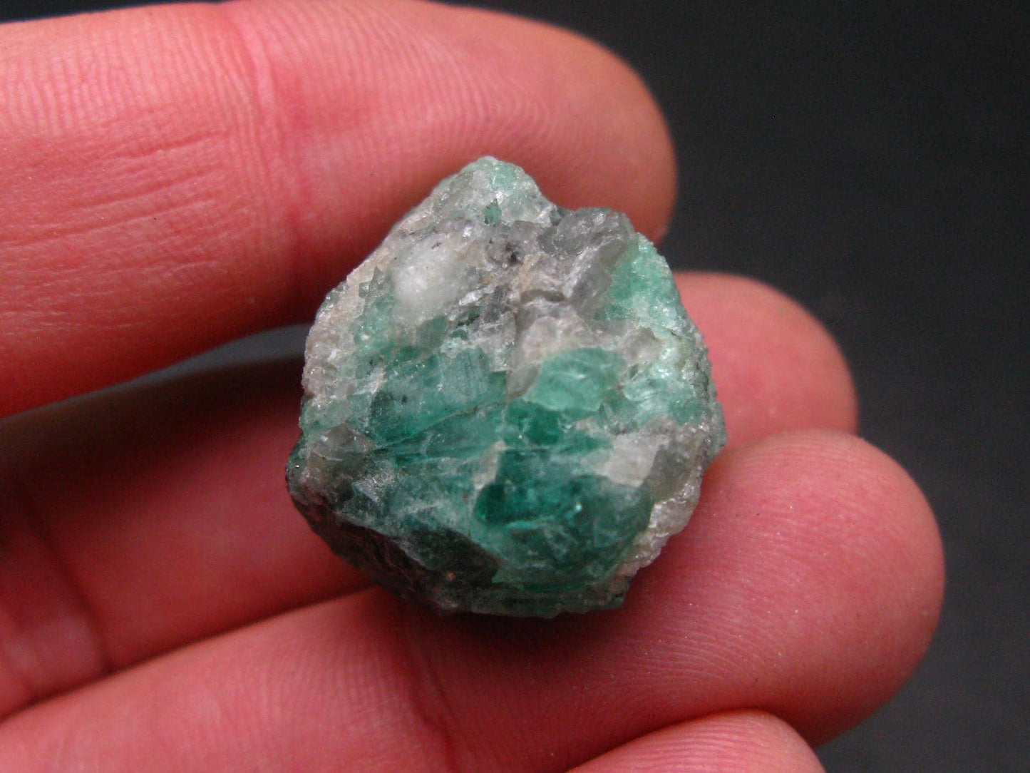 Emerald Beryl Crystal From Colombia - 1.0"- 11.24 Grams