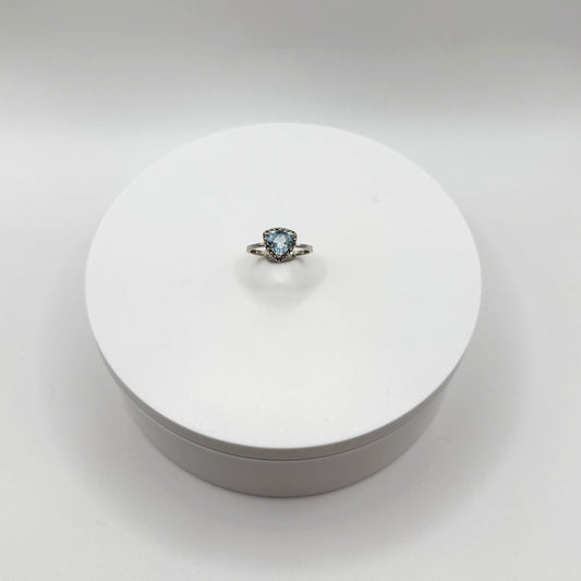 Sky Blue Topaz Statement Ring – Bold Elegance & Crystal Clarity - Size 6.5