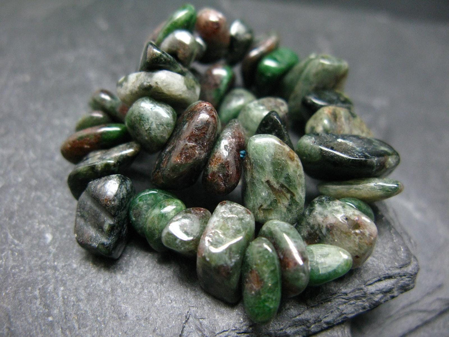 Eclogite Genuine Bracelet from Norway ~ 7 Inches ~ 10mm Tumbled Beads