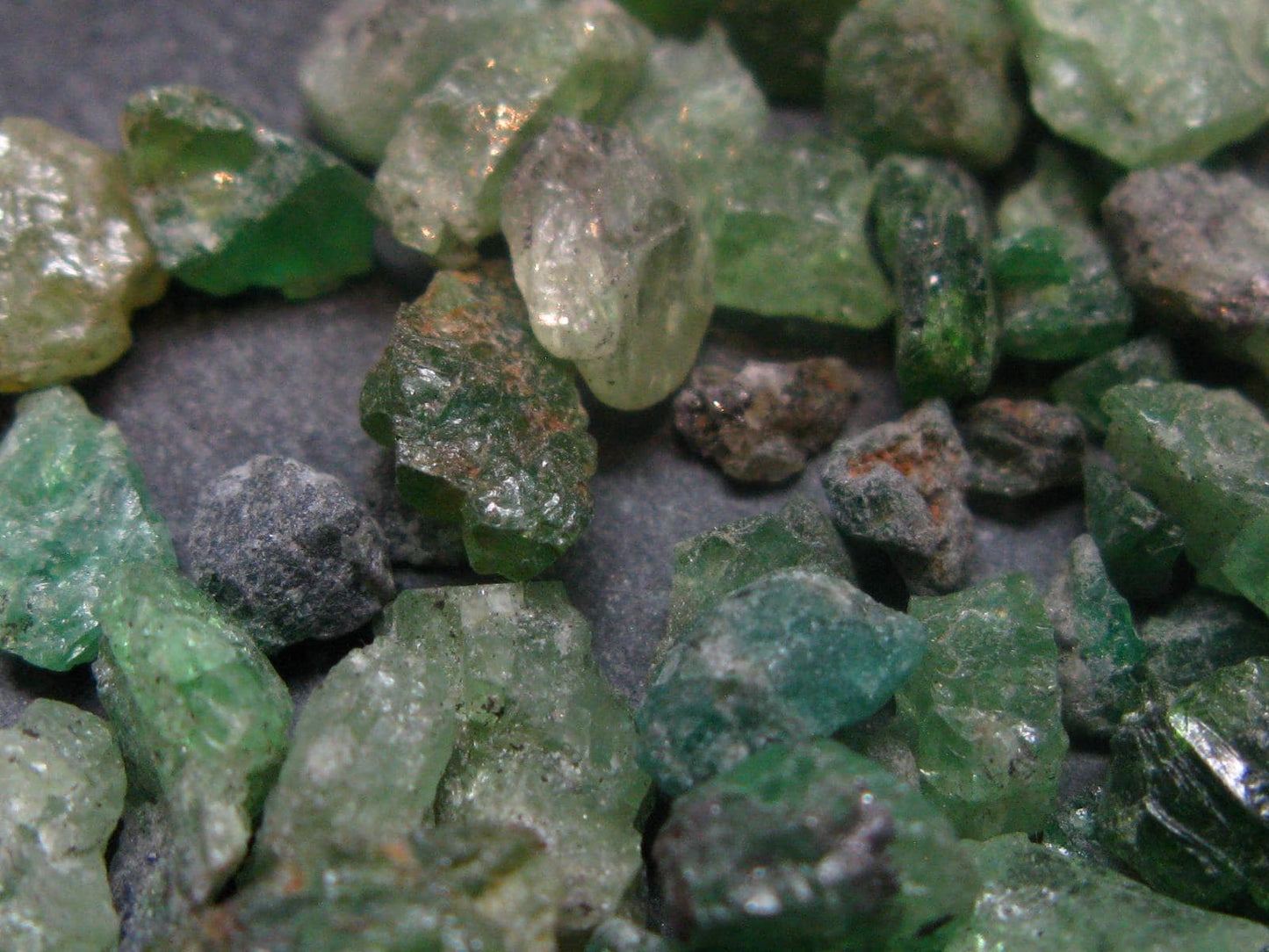 Lot of Tsavorite Garnet Crystals From Tanzania - 100 Carats