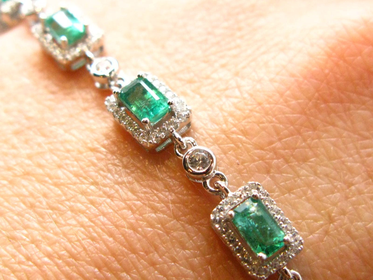 Emerald Silver Bracelet From Colombia - 2.46 Carats