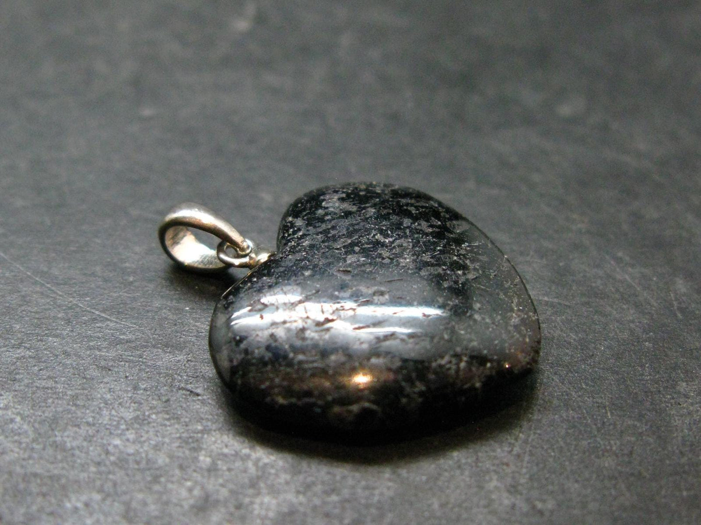 Silver Nuumite Nuummite Heart Pendant From Greenland - 1.0" - 3.60 Grams