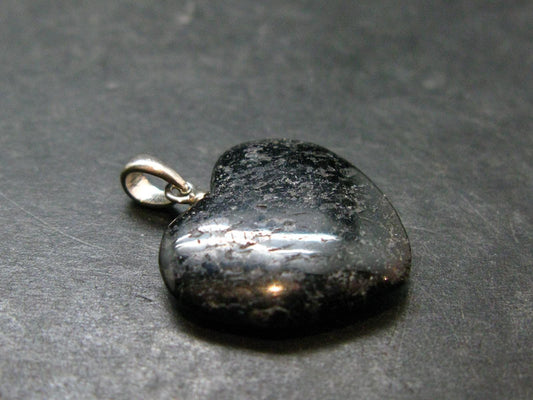Silver Nuumite Nuummite Heart Pendant From Greenland - 1.0" - 3.60 Grams