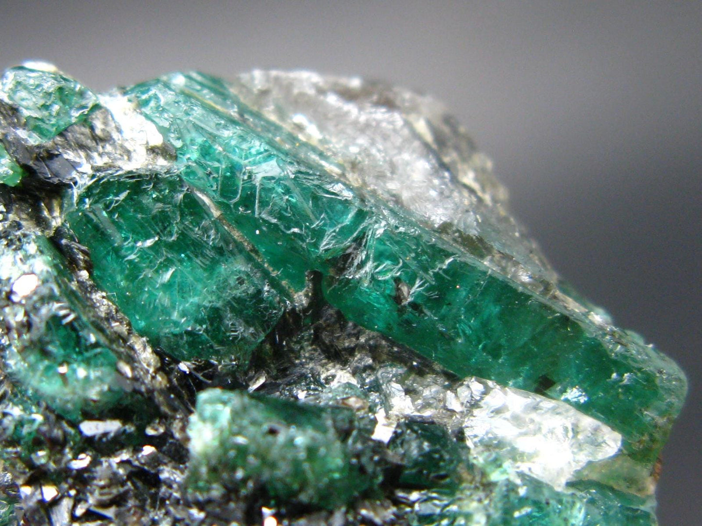 Gem Emerald Beryl Cluster From Madagascar - 21.72 Grams - 1.4"