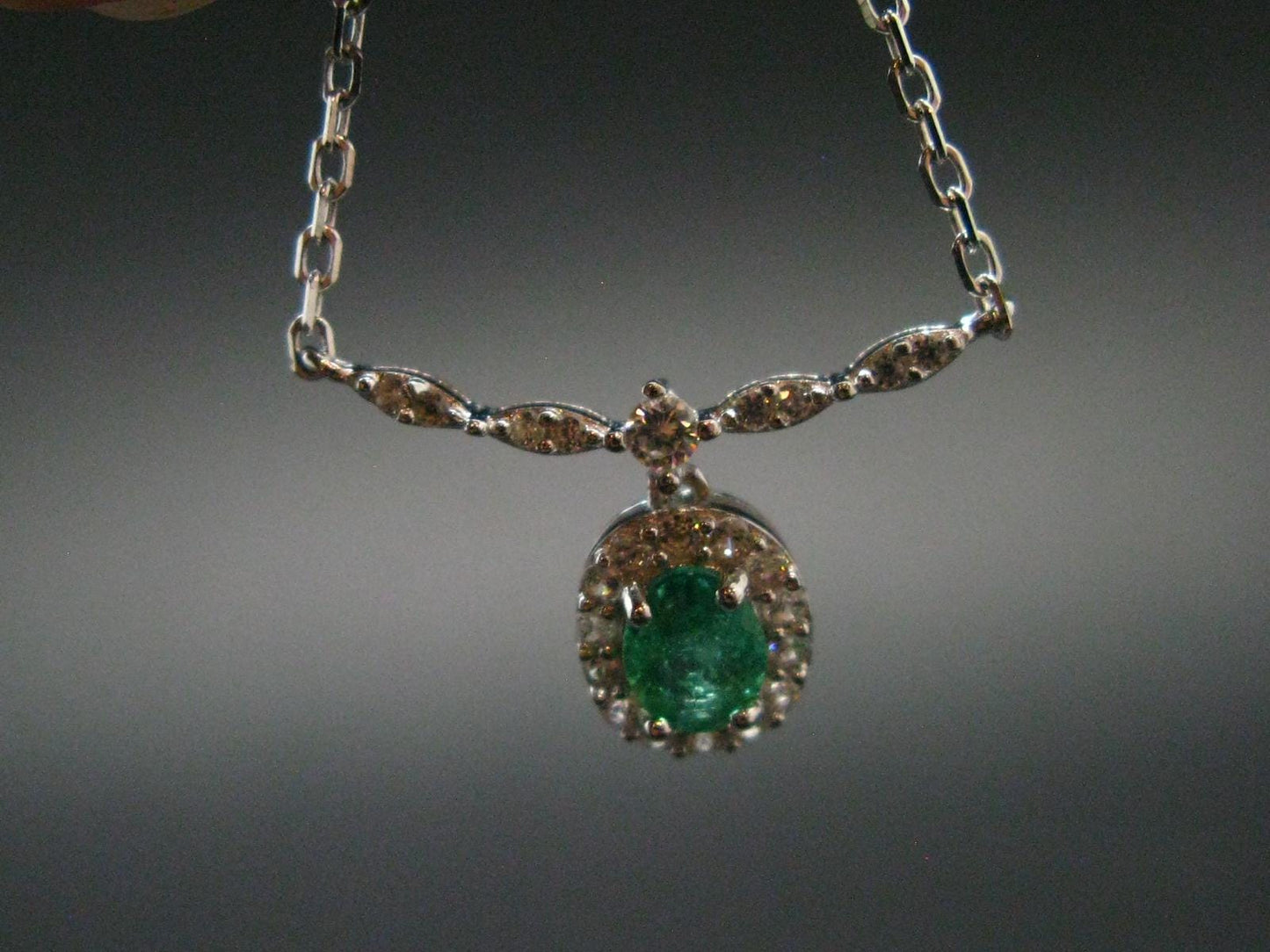 Emerald Silver Pendant W/Chain From Colombia - 0.30 Carats