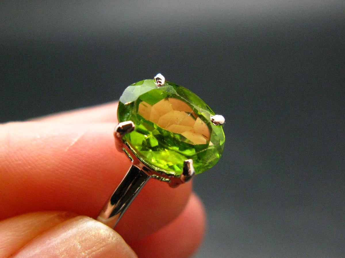Natural Faceted Peridot Olivine Sterling Silver Ring - 3.14 Grams - Size 7.5